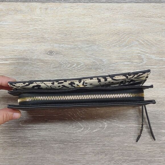 1008-6 Jessica Simpson Black and White Patterned Women's wallet - Picture 11 of 11